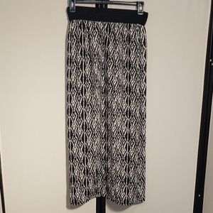 ULTRA FLIRT Black & White Maxi Skirt - Sz. L
